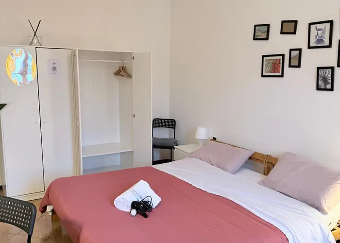 Vanchiglia30guestroom * Turin