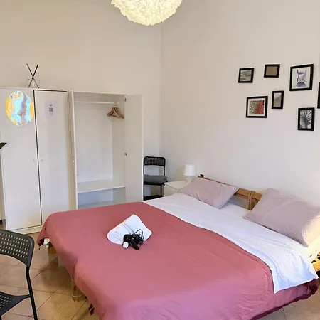 Vanchiglia30guestroom * Turin